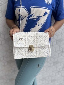 คอลเลกชันใหม่โครเชต์ฤดูร้อนชายหาดฟางกระเป๋าโบฮีเมียนสลิงHandmade Designerผู้หญิงกระเป๋าสะพายสไตล์หญ้าทะเลกระเป๋าสแควร์ - Product Image 5