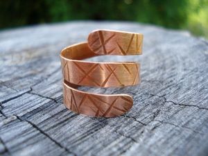 Bague en cuivre moderne au design simple, idéale pour les tenues décontractées, les robes traditionnelles et la mode de tous les jours, unisexe, certifiée IGI - Product Image 5