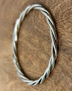 Brazalete de Plata de Ley para Hombre, Grabado, Resistente al Agua, Antideslustre, Libre de Plomo y Níquel, Marca Metal Crafts - Product Image 5