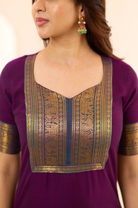 Maroon Cotton <b>Kurti</b> With Green And Black Dupatta Traditional <b>Indian</b> Pakistani Women's Casual Wear Knee-Length Regular Fit - Product Image 5