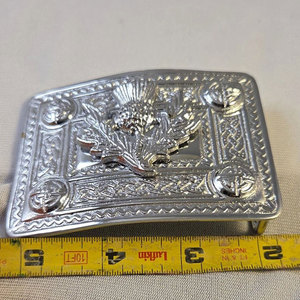 Hebilla de cinturón de kilt escocés de alta calidad con emblema de cardo y nudos celtas, acabado cromado, personalizada, al por mayor 2026 - Product Image 6
