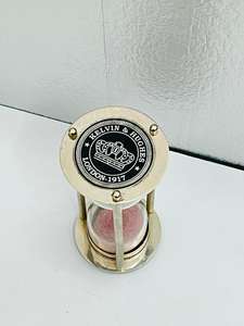 Reloj de arena 3D de aluminio de 6'' con acabado en níquel plateado, diseño de cruz, pieza de mesa de fundición de moda para fiesta de graduación, estilo MUNDO ANTIGUO - Product Image 3