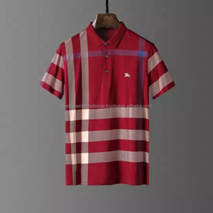 เสื้อเชิ้ตผู้ชายลายสก็อตสีน้ำเงิน แต่งโลโก้ด้านหน้า ดีไซน์โอเวอร์ไซส์ แขนสั้น คอกลม หรูหรา สวมใส่สบาย ระบายอากาศได้ดี ทรงปกติ น้ำหนัก 320 กรัม - Product Image 3