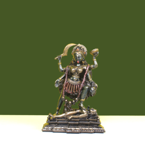Estatua de Kali de Resina con Acabado en Cobre Antiguo |   Ídolo de la Diosa Hindú Mahakali de pie junto a Shiva |   Artesanías Nirmala NH05838 Hechas a Mano - Product Image 4