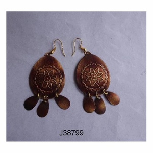 ต่างหูห้อยรูปวงรีลายดอกไม้แบบชนบทสุดพิเศษทำด้วยมือต่างหูทองแดงโบราณพร้อมหยดน้ำตาและเสน่ห์แบบโบฮีเมียน - Product Image 2
