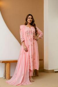 Ensemble Salwar en coton brodé rose pour femme avec dupatta, style traditionnel, coupe régulière, longueur genou, séchage rapide, idéal pour l'été - Product Image 4