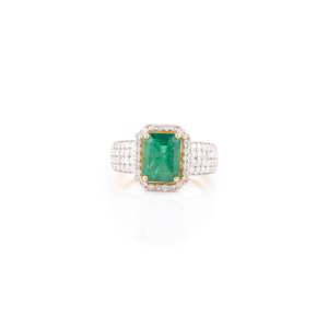 18K Gold Oval Radiant Cut Emerald Diamond Solitaire Ring - Product Image 4