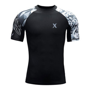 Chemise de compression pour homme haute performance, coupe ajustée, tissu extensible, respirant, écologique et à séchage rapide pour l'entraînement quotidien à la salle de sport - Product Image 1