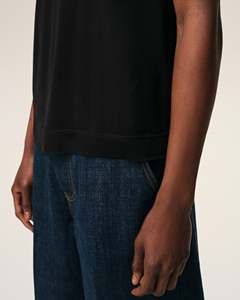 Camiseta de Algodón Negra para Hombre, Corte Regular, Cuello Redondo, Manga Corta, Estilo Casual, Color Sólido, Transpirable, Tejido Jersey, Logotipo en el Dobladillo Inferior - Product Image 3