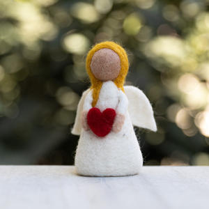 Adorno de Hada de Fieltro de Lana Hecho a Mano, Muñeca Ángel con Corazón, Hada Waldorf Colgante para Decoración de Árbol de Navidad, Venta al por Mayor - Product Image 6