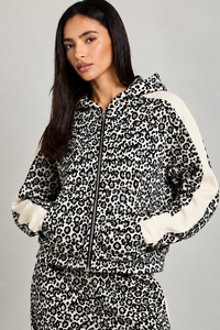 Sweat à capuche zippé pour femme, imprimé léopard blanc et noir, en polaire premium, streetwear décontracté, tissu doux, sweat à capuche personnalisé, saison hiver pour femme - Product Image 1