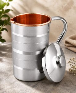 Carafe à eau en cuivre faite à la main avec extérieur en acier inoxydable |   Doublure intérieure en cuivre pur |   Pichet à eau potable traditionnel en cuivre - Product Image 5