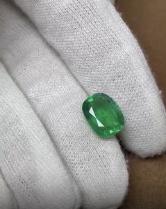 มรกตธรรมชาติจากแซมเบีย 4.80 กะรัต ทรงคุชชั่นคัท |   สีเขียวสดใส ได้รับการรับรองสำหรับเครื่องประดับชั้นดี - Product Image 2