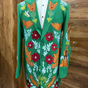 Blazer vert brodé de fleurs pour homme – Veste de costume de créateur pour mariage et soirée avec broderie de fils épais - Product Image 1