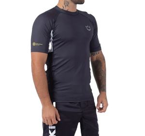Rash Guard para hombre de último estilo con mangas cortas y diseño elástico Ropa de fitness y lucha libre Venta en línea con servicio OEM - Product Image 1