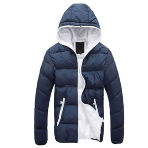 Veste d'hiver matelassée pour homme, personnalisée par le fabricant, noire avec capuche contrastante orange, chaude et épaisse, vêtement d'extérieur matelassé - Product Image 2