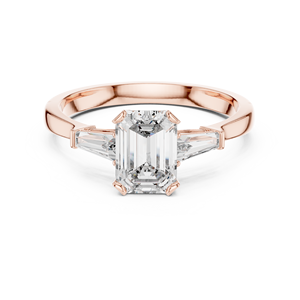 Bague de fiançailles Vinson Project moderne en acier inoxydable avec trois pierres de moissanite, taille émeraude centrale et pierres latérales taille baguette, style Art Déco - Product Image 2