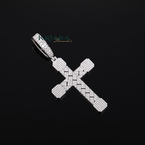 Colgante de Cruz de Moissanita en Plata 925 con Baño de Rodio, Estilo Hip Hop, Unisex, para Uso Diario - Product Image 1