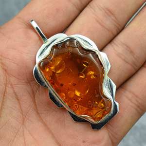 Pendentif artisanal en argent sterling 925 avec pierre précieuse d'ambre baltique, bijou naturel, cadeau pour elle, pour sa mère - Product Image 2