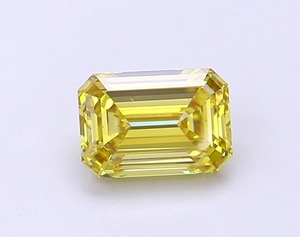 Fournisseur B2B de diamants de laboratoire CVD certifiés VS2, taille émeraude, jaune intense fantaisie, 1,06 ct, pour créations modernes, héritages et designs personnalisés. - Product Image 1