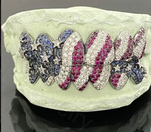 Ensemble de grillz en diamant avec drapeau américain |   Grillz dentaires personnalisés en rubis, saphir et diamant - Product Image 1