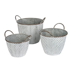 Ensemble de 3 pots de fleurs design haut de gamme, élégants et adaptés aux arrangements floraux colorés et à la décoration paysagère, en provenance d'Inde. - Product Image 1