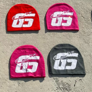 Vente en gros de bonnets personnalisés de haute qualité pour hommes, couleur unie, 100% coton, doux, chauds, respirants, bonnets tricotés avec logo - Product Image 4