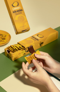 High Quality Semi-<b>Sweet</b> Chocolate-dipped Dried Mango From Vietnam-90g <b>Box</b> OEM/ODM for Retailing - Product Image 3