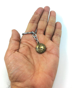 Porte-clés globe terrestre vintage en laiton antique, pendentif carte du monde, accessoire souvenir de voyage - Product Image 4