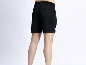 Pantalones Cortos Deportivos de Secado Rápido para Hombre, Color Negro Sólido, con Rayas Laterales Blancas, Cintura Media con Cordón, Estilo Casual - Product Image 4