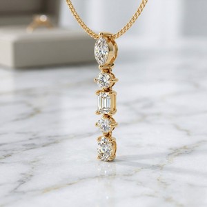 Collar con Colgante de Lujo con Diamantes Cultivados en Laboratorio de 2.00CTW, Corte Multiforma, Engastados en Oro de 14K, Certificados por IGI - Product Image 1