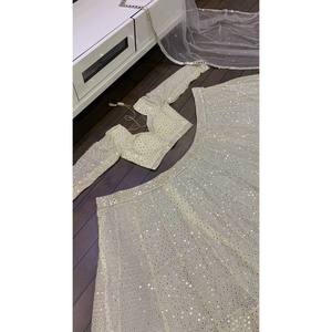 Lehenga Choli blanc en polyester pour soirée, taille M, avec travail de sequins et de fils, par FB Designer. - Product Image 1