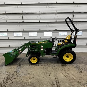 Tractor de un solo eje John Deere 2025R 4WD con motor, cuchilla cortadora de montaje medio, caja de cambios, bomba, motor y engranajes de cojinete - Product Image 3