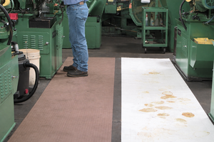 Alfombrilla Absorbente de PP N-FIBER P45 para Derrames de Petróleo, Uso Industrial, Hidrofóbica, Super Absorción Rápida, Ecológica - Product Image 5