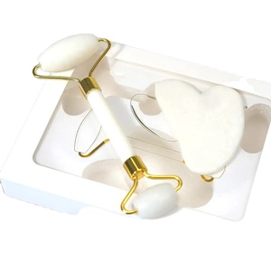 ชุดลูกกลิ้งหินหยกธรรมชาติและกัวซาชุดนวดหินต้านริ้วรอยในกล่องบรรจุภัณฑ์ - Product Image 1