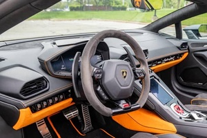 Lamborghini Huracan EVO Spyder d'occasion en bon état - Product Image 2
