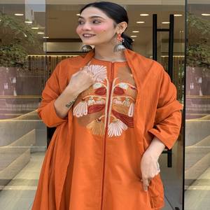 VASTRA COTTAGE Tesla Besticktes Anarkali Plazo Set mit Chanderi Spitzen-Dupatta Orange Damen Ethnische Kleidung Party-Outfit - Product Image 2
