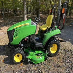 รถแทรกเตอร์ล้อเดียว John Deere 1023E 25 แรงม้า สำหรับการเกษตรที่ทนทาน พร้อมลูกปืนเครื่องยนต์ ปั๊มเกียร์ กล่องเกียร์ และมอเตอร์ สำหรับการใช้งานระยะยาว - Product Image 5