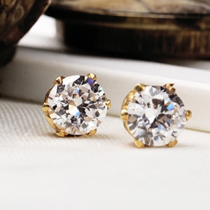 Pendientes de Oro Amarillo Sólido de 14K con Diamante Redondo Natural Engastado en Garra, Joyería Fina, Memoria Jewels - Product Image 1