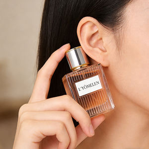 Fournisseur de parfums à formule personnelle OEM longue durée, parfums naturels aux huiles essentielles florales et boisées - Product Image 4