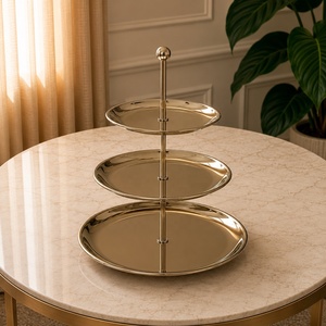 Bandeja de Servicio de Metal de Lujo de 3 Niveles con Platos Redondos, Soporte Decorativo para Exhibición en Hogar, Hotel o Restaurante - Product Image 1