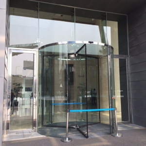 <span class=keywords><strong>Porte</strong></span> tournante automatique pour hôtels et bâtiments de luxe, système d'entrée en verre trempé imperméable avec finition haut de gamme et élégante - Product Image 3
