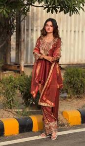 Traje Salwar de Seda Farshi para Mujer, Conjunto Punjabi Bordado, Atuendo para Bodas, Diwali y Fiestas - Product Image 2