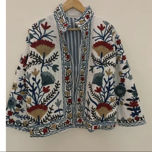 Veste courte en velours brodée Suzani pour femme, style bohème, avec boutons, manteau d'hiver, blouson tendance, prix d'usine, produit phare en gros - Product Image 1
