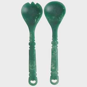 Utensilios para Ensalada Ecológicos de Resina de Jade Verde con Asas en Forma de Corazón, Personalización con Logotipo Grabado, Aptos para Lavavajillas, Microondas y Horno - Product Image 1