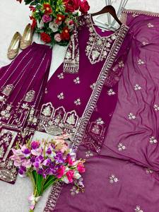 Purple Embroidered Chiffon Salwar Kameez With Dupatta Traditional Women's <b>Wedding</b> Wear India Pakistan - Product Image 2