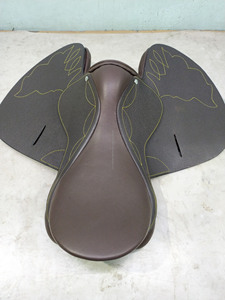 Selle de saut tout usage écologique Selle d'endurance en cuir véritable fabriquée en Inde - Product Image 3