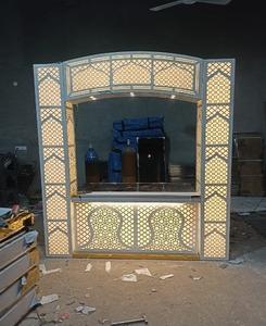 Comptoir de restauration commercial moderne en acier inoxydable, durable et multifonctionnel - Product Image 1