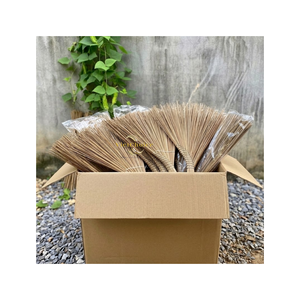 Escoba Ecológica y Duradera de Fibra de Coco con Mango de Madera para Uso en Exteriores - Varios Tamaños Disponibles - Vietchoice - Product Image 5