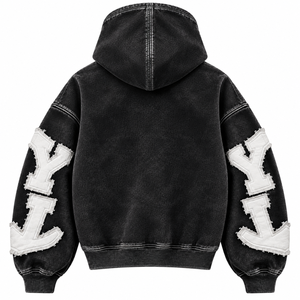 Hoodie oversize noir personnalisé, streetwear premium, demi-zip, effet délavé, avec appliqué et broderie vieillie - Product Image 4